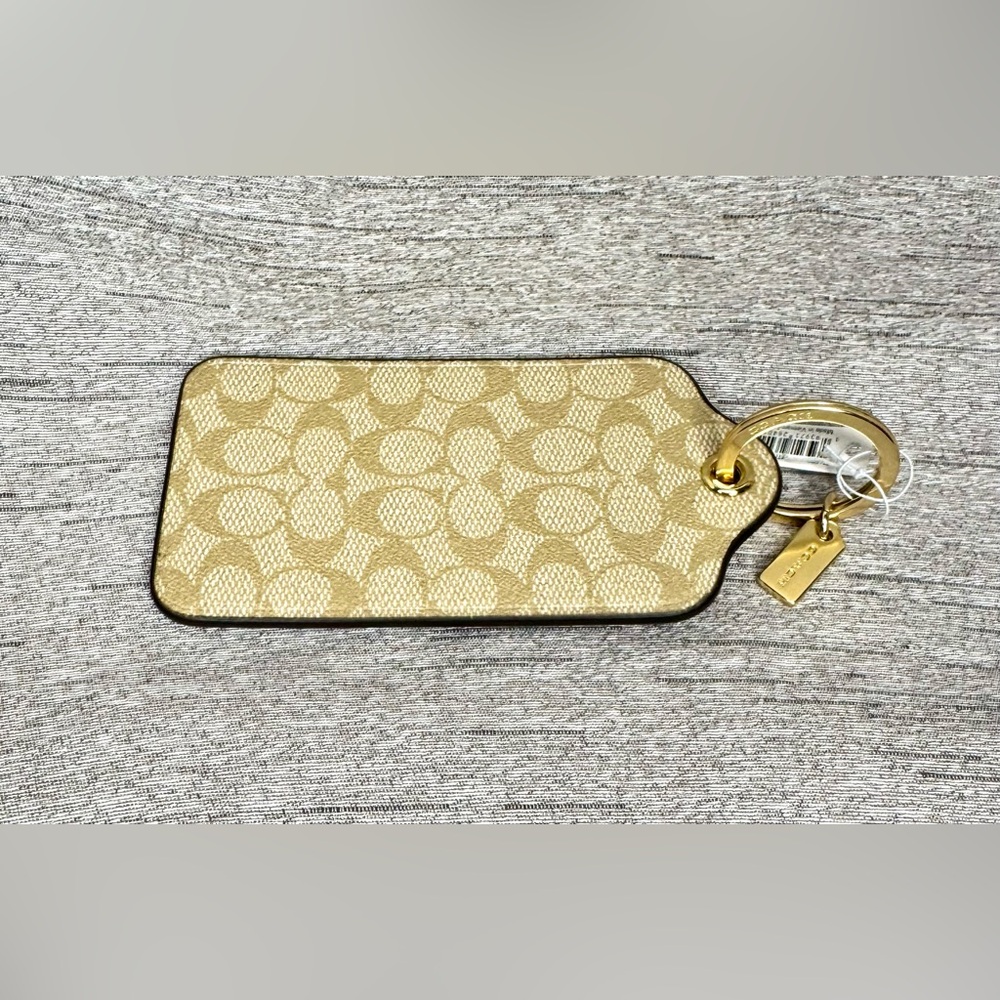 Coach NWT Rainbow Carriage Lg Hangtag Bag Charm - Luggage Tag w/ Gold Key Chain - Picture 6 of 8